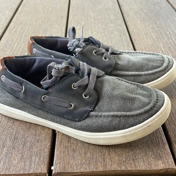 Boys canvas grey shoes size 4 - Picture 1 of 6